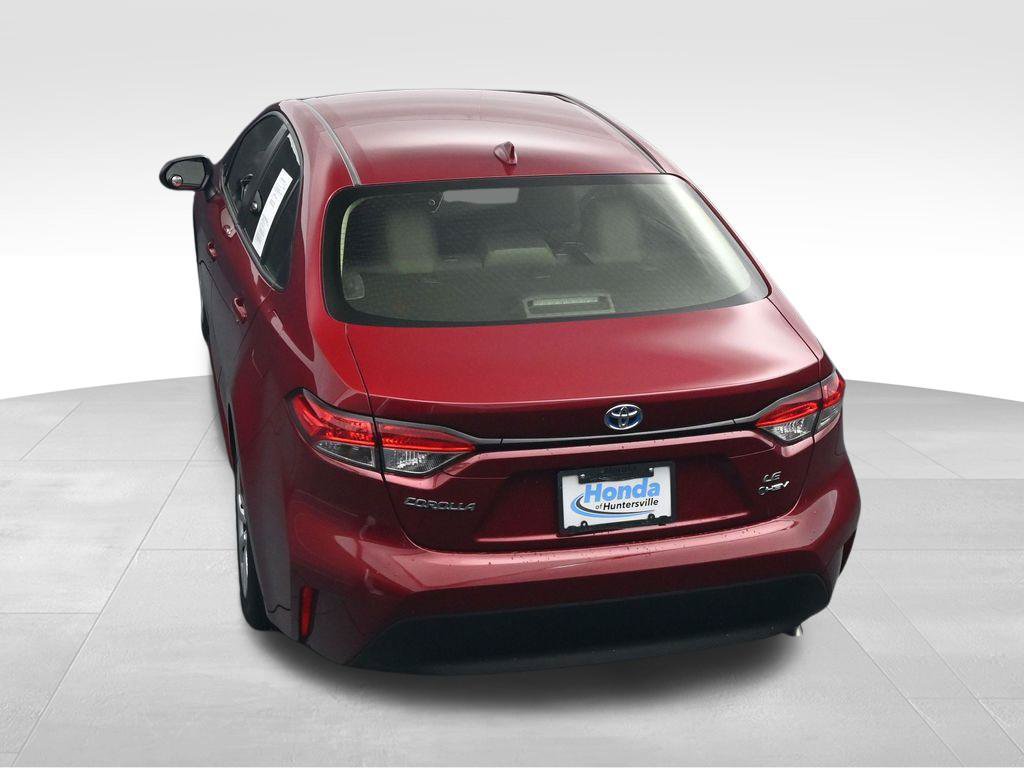 Used 2025 Toyota Corolla LE FWD image 32