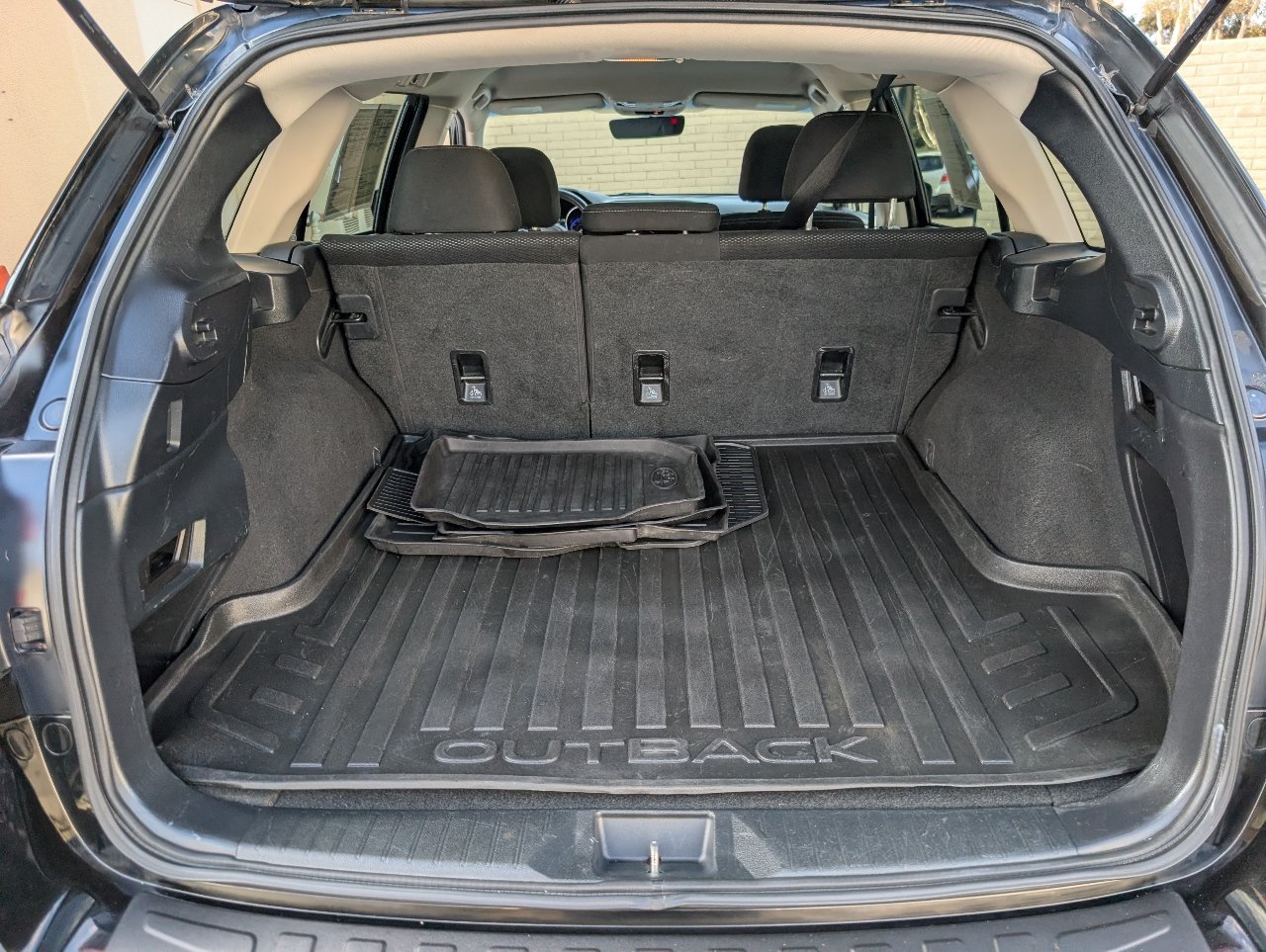 Used 2018 Subaru Outback 2.5i Premium AWD/4WD image 9