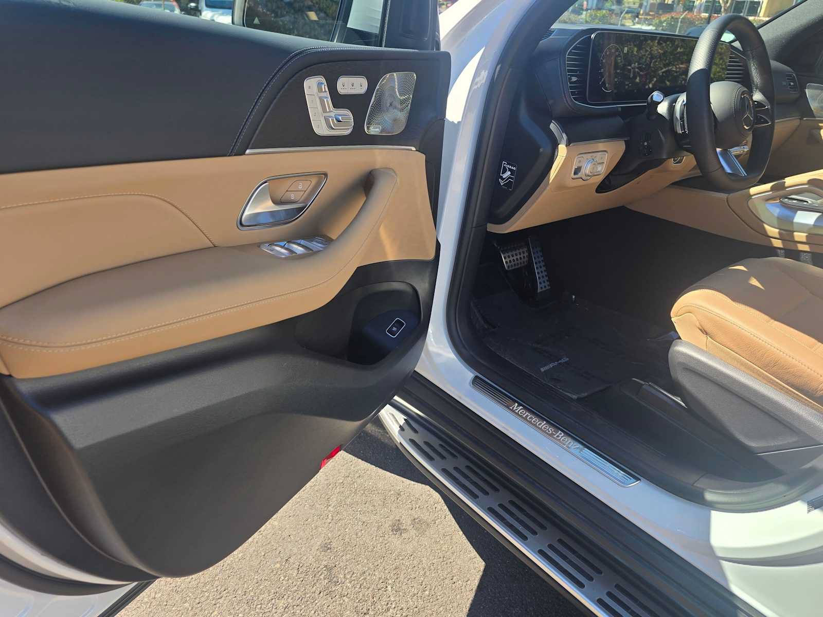 Used 2026 Mercedes-Benz GLS 580 4MATIC image 25