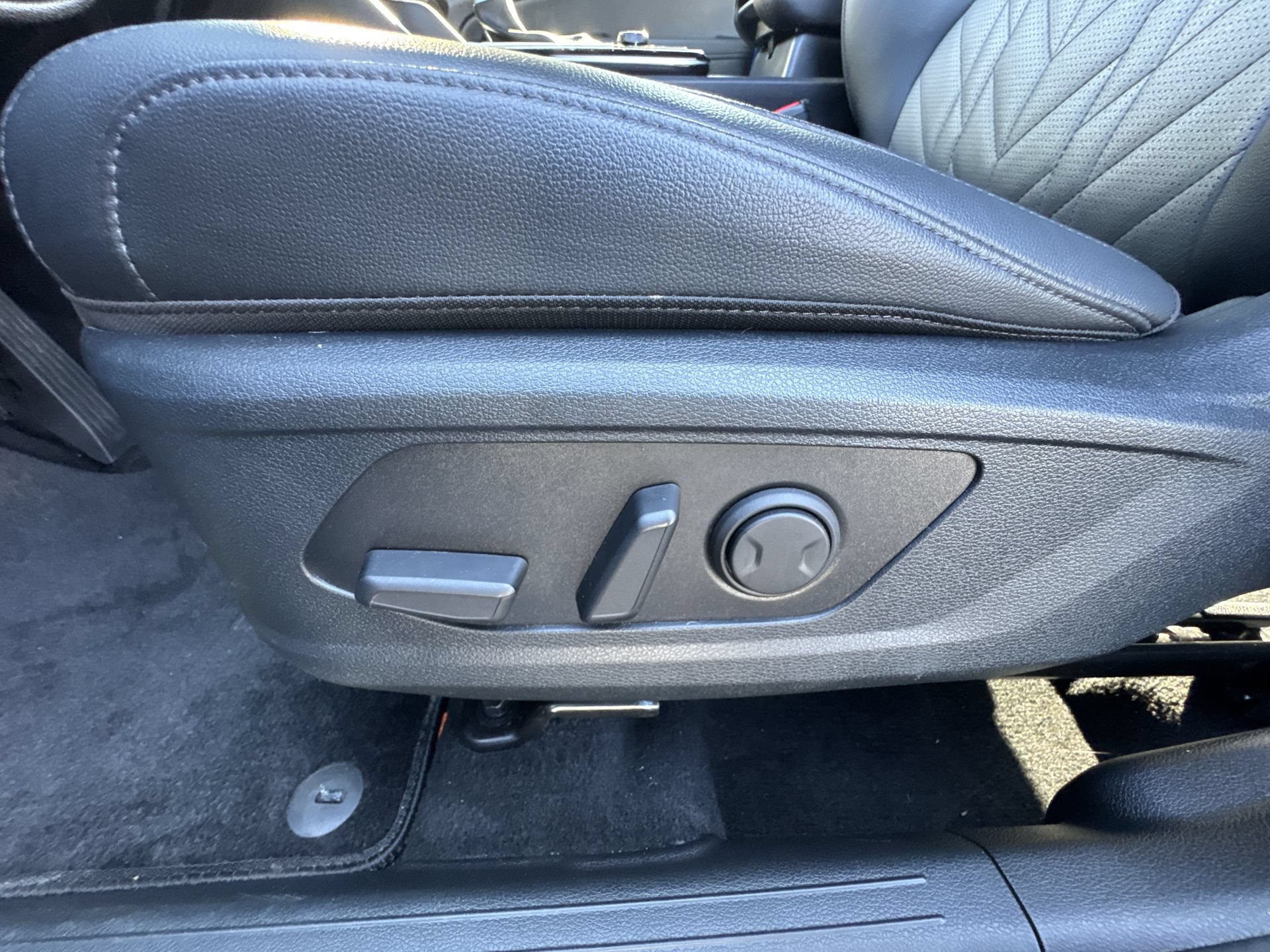 Used 2025 Kia Sportage X-Line w/ Premium Package AWD/4WD image 12