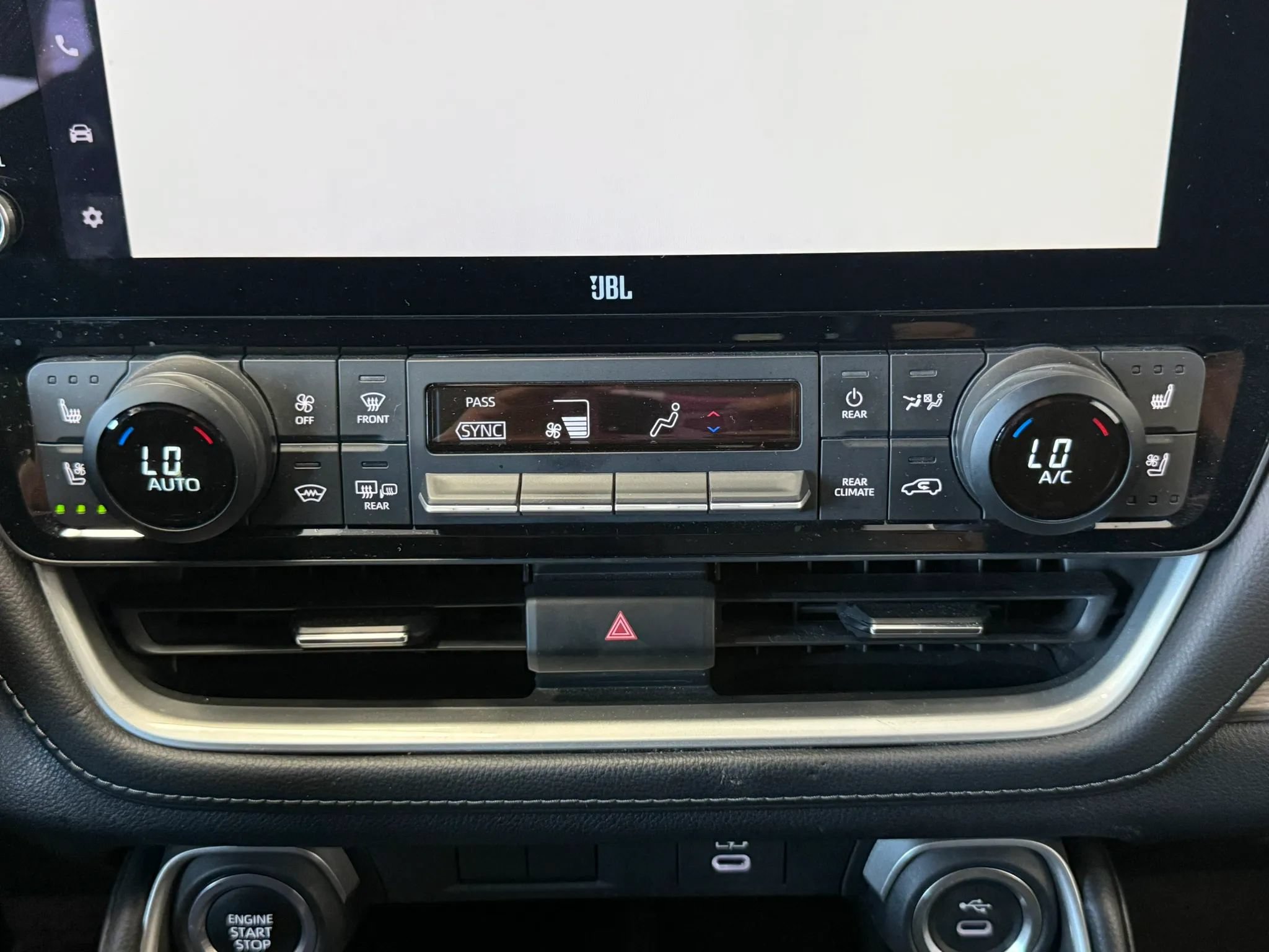 Used 2024 Toyota Grand Highlander AWD image 17