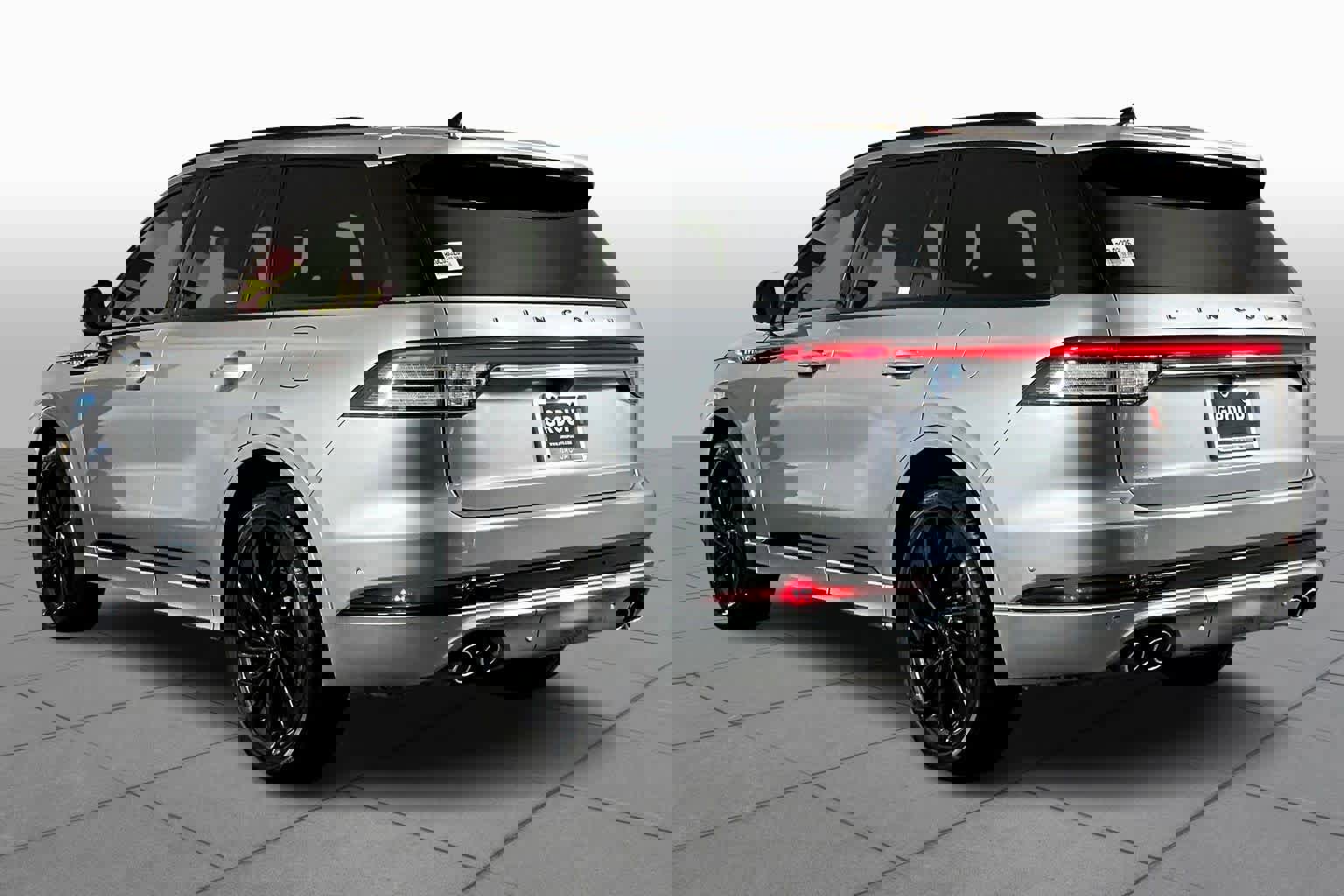 Used 2024 Lincoln Aviator Black Label w/ Jet Package image 10