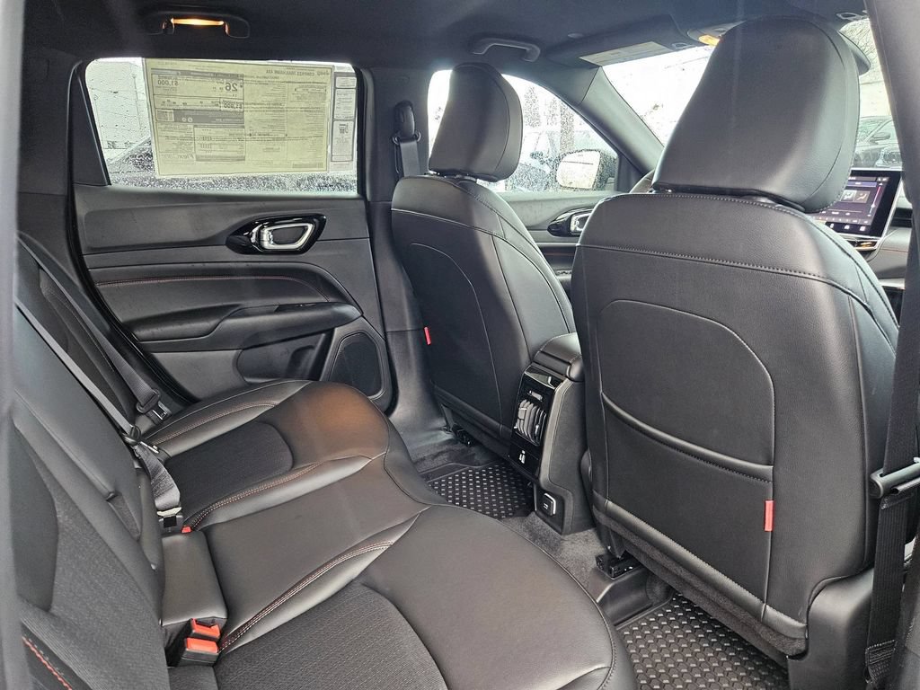 Used 2026 Jeep Compass Trailhawk AWD/4WD image 36