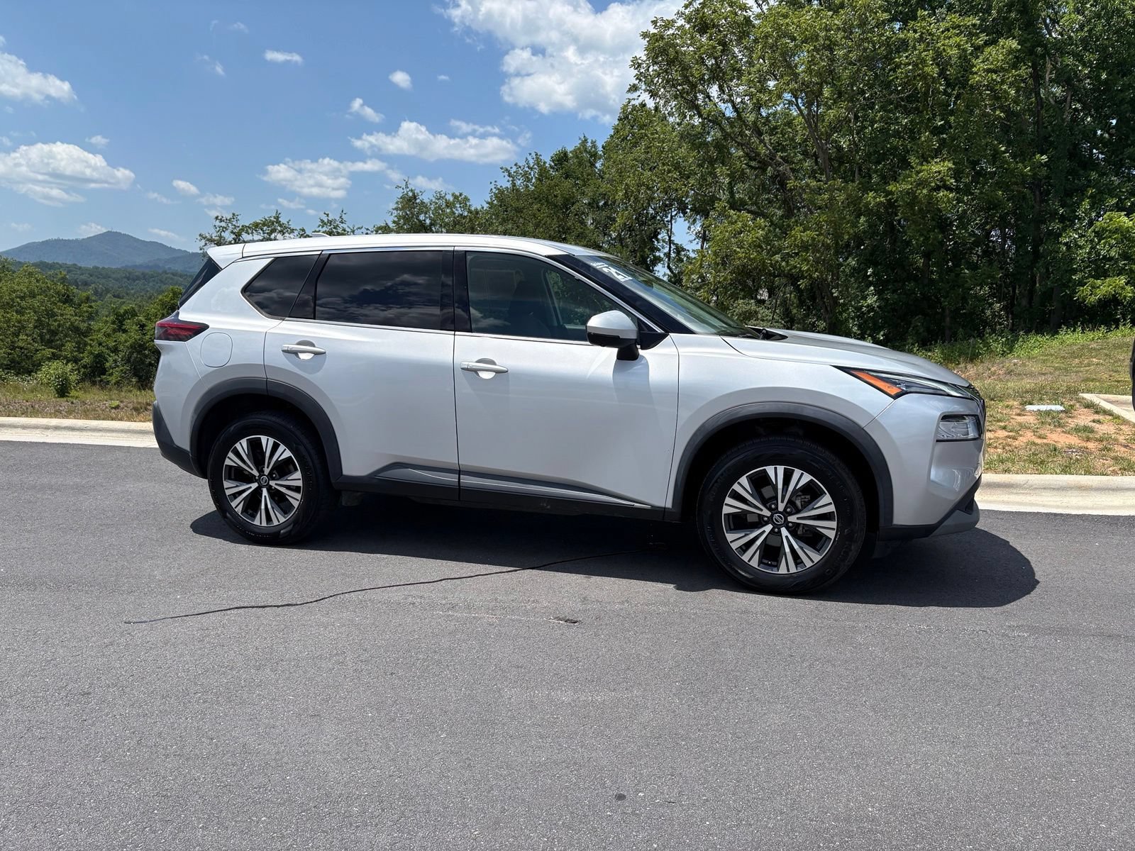 Used 2021 Nissan Rogue SV AWD/4WD image 7