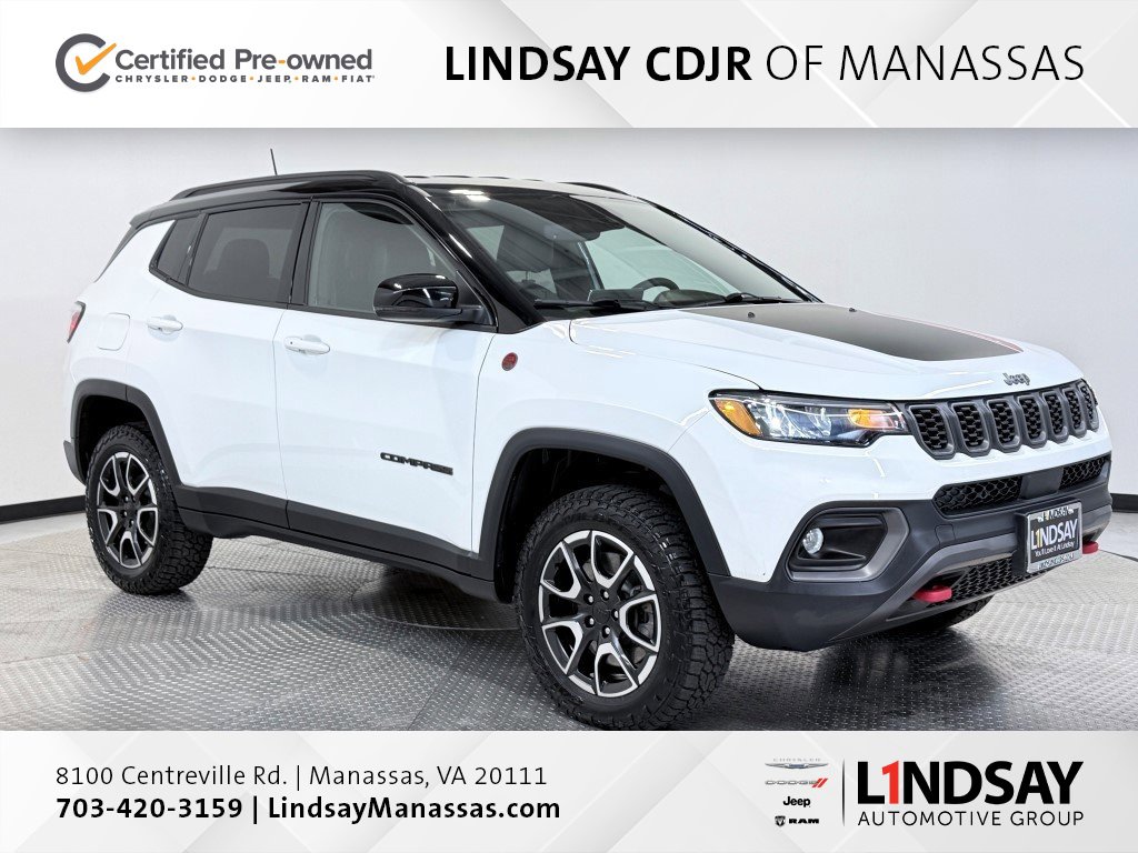 Used 2024 Jeep Compass Trailhawk image 1