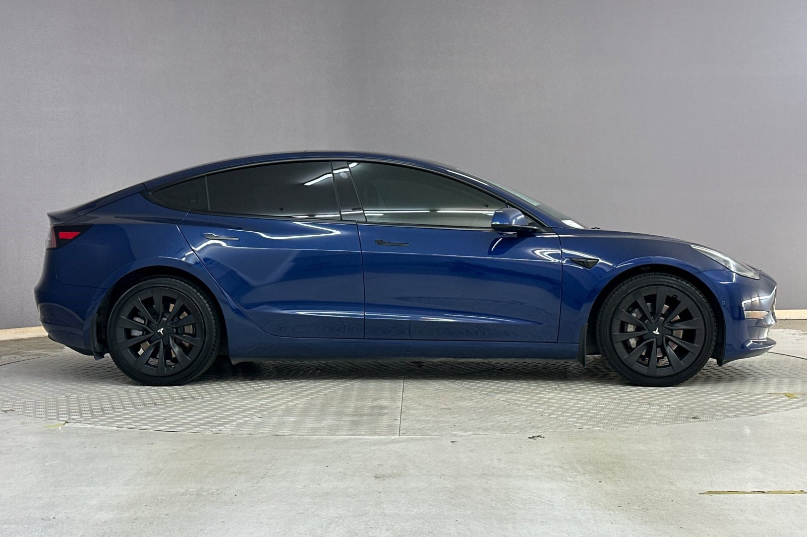 Used 2021 Tesla Model 3 Long Range AWD/4WD image 8