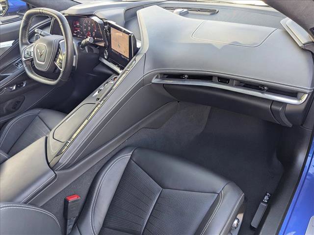 Used 2021 Chevrolet Corvette Stingray Premium Cpe w/ Z51 Performance Package image 17