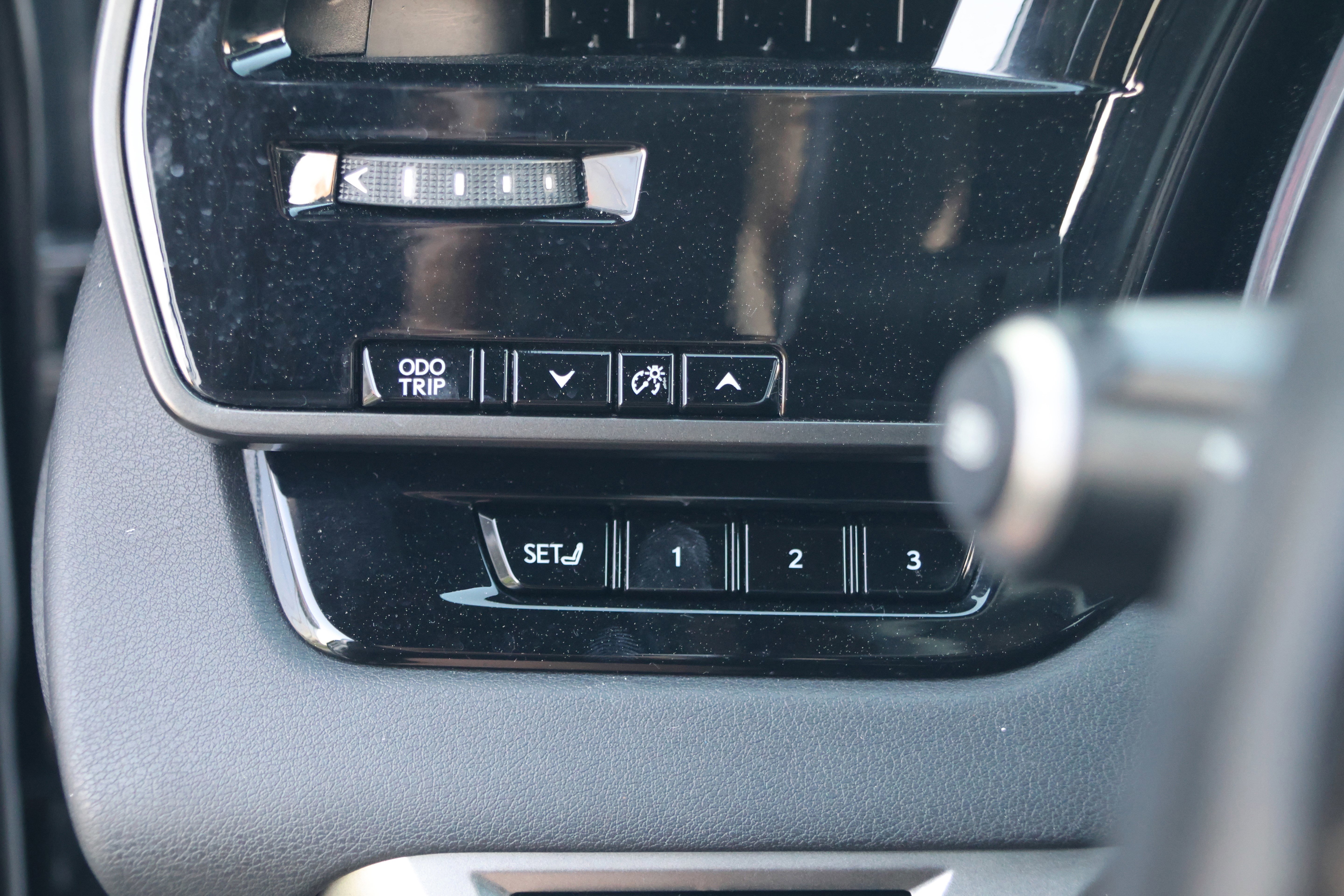 Used 2023 Lexus RX 350 F Sport w/ Accessory Package (Z1) AWD/4WD image 14