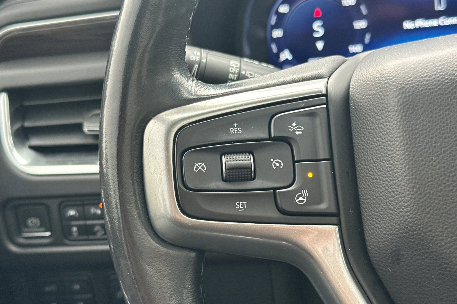 Used 2022 Chevrolet Tahoe Z71 w/ Luxury Package image 33