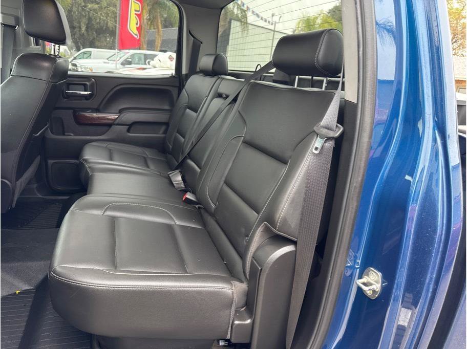 Used 2019 GMC Sierra 2500 SLT w/ Duramax Plus Package AWD/4WD image 11