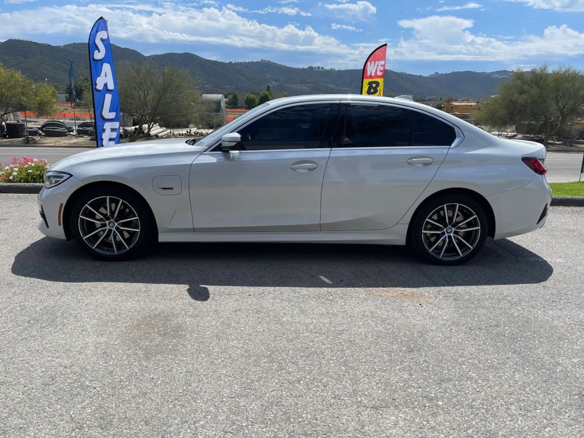 Used 2022 BMW 330e w/ Driving Assistance Package RWD image 8