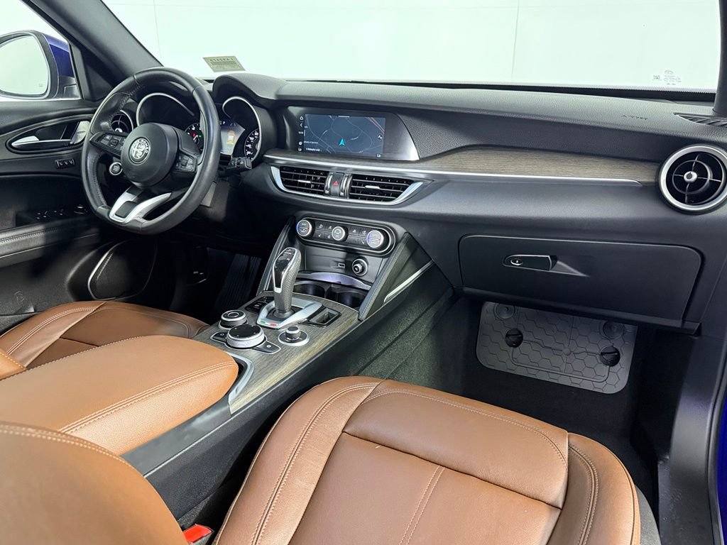 Used 2022 Alfa Romeo Stelvio Ti AWD/4WD image 16