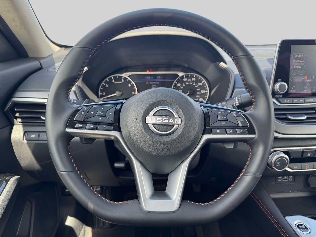 Used 2025 Nissan Altima 2.5 SR FWD image 13