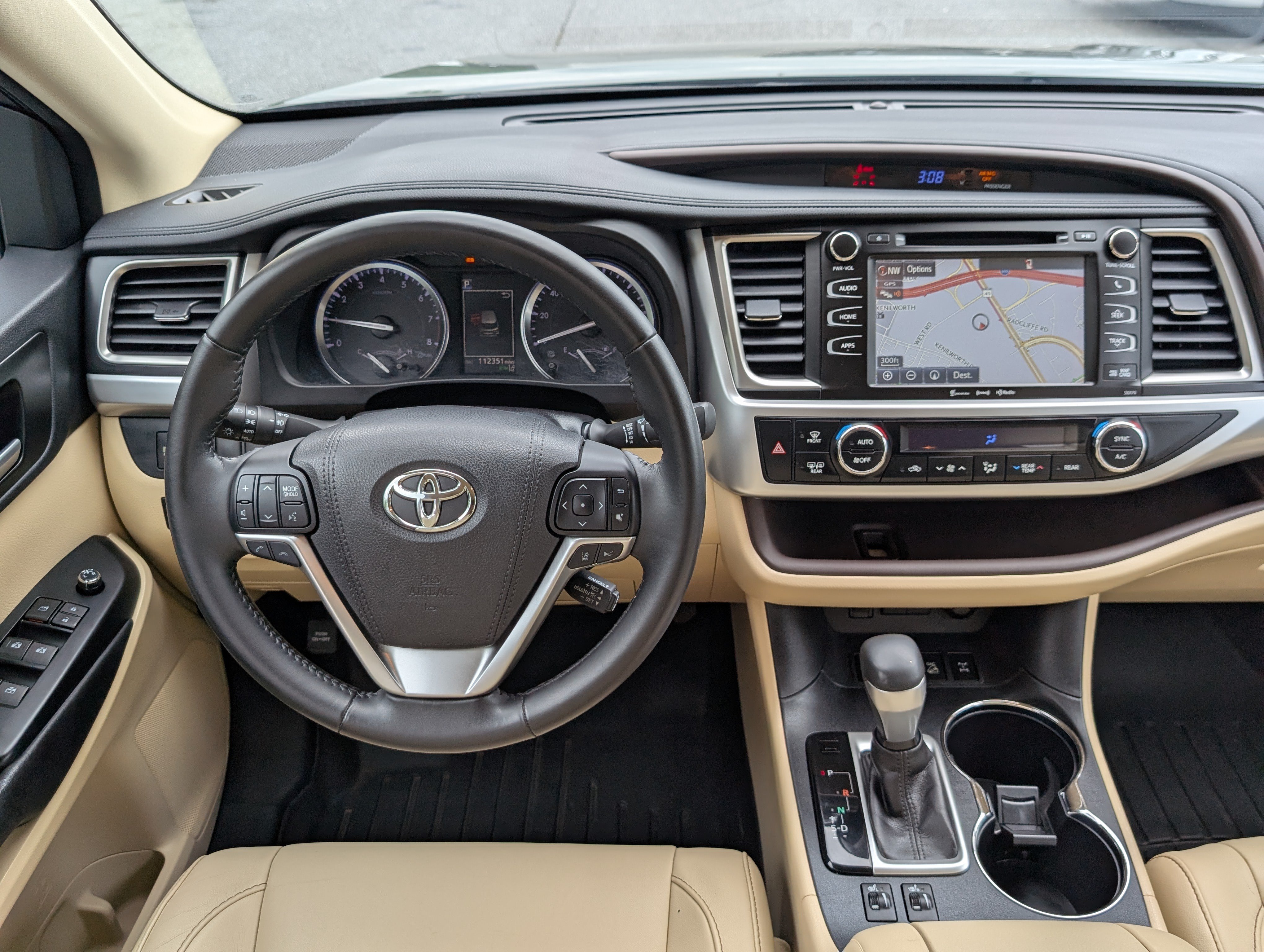 Used 2017 Toyota Highlander XLE AWD/4WD image 18