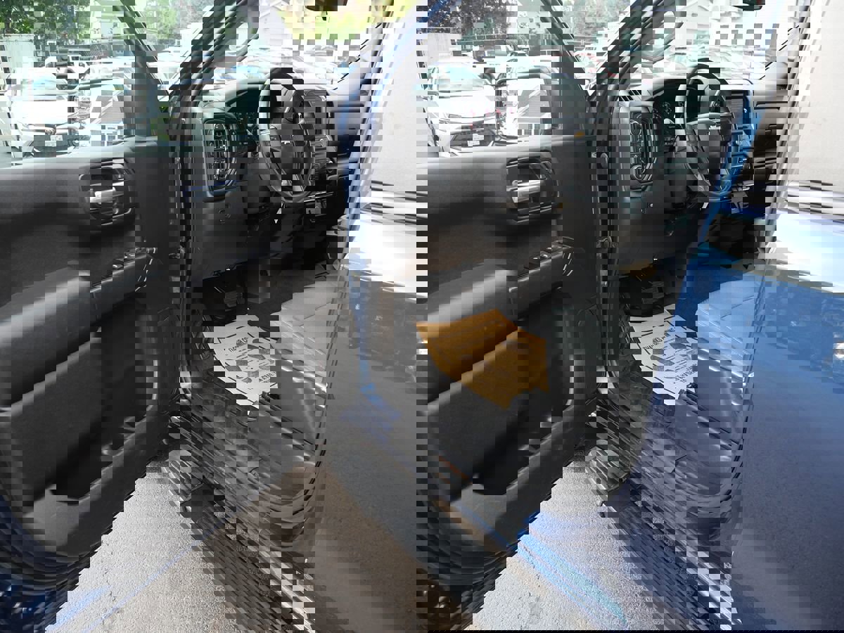 Used 2020 Chevrolet Silverado 1500 Custom w/ Custom Value Package image 9