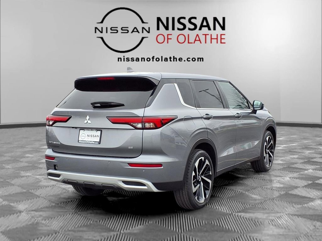 Used 2024 Mitsubishi Outlander SE image 29