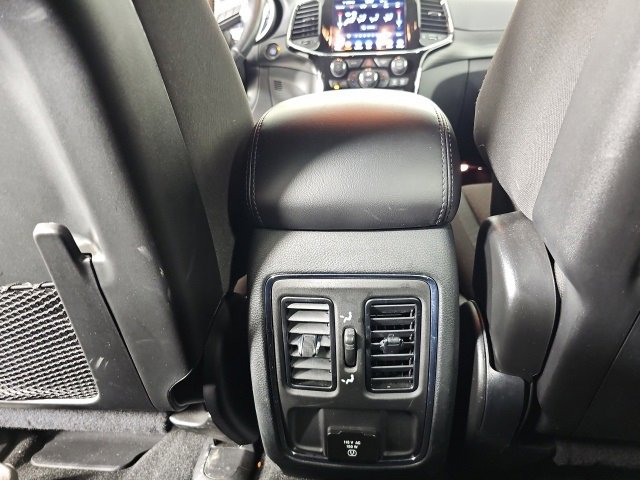 Certified 2022 Jeep Grand Cherokee Laredo E w/ Security & Convenience Group image 20