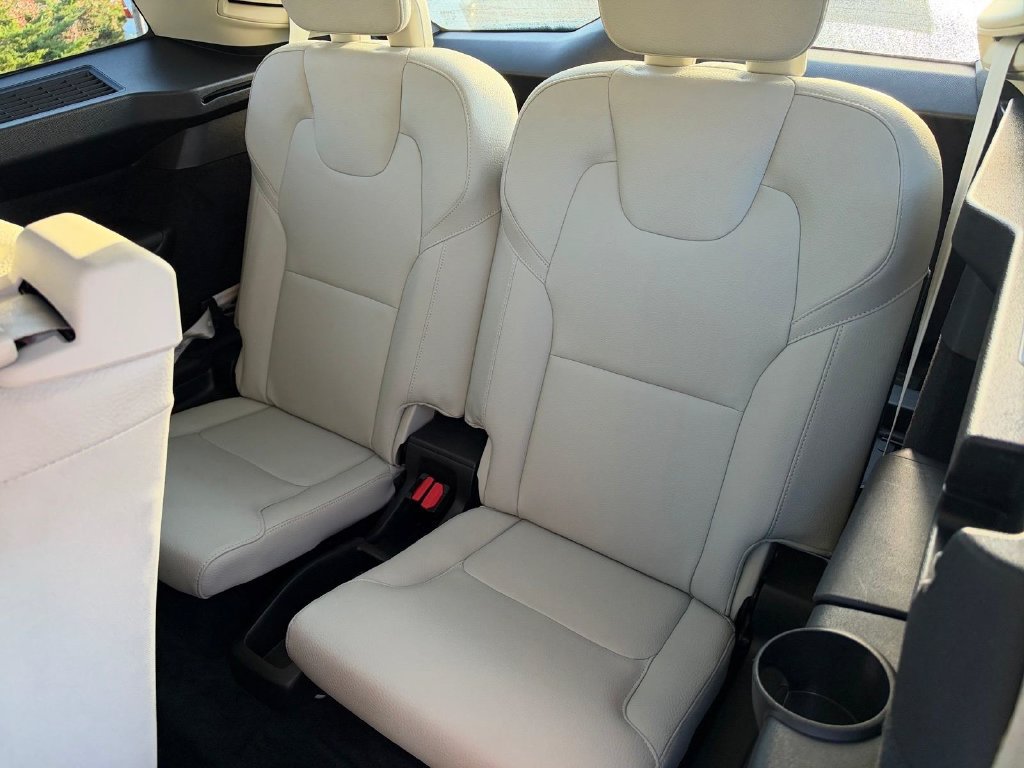 Certified 2024 Volvo XC90 T8 Plus w/ Protection Package Premier AWD/4WD image 10