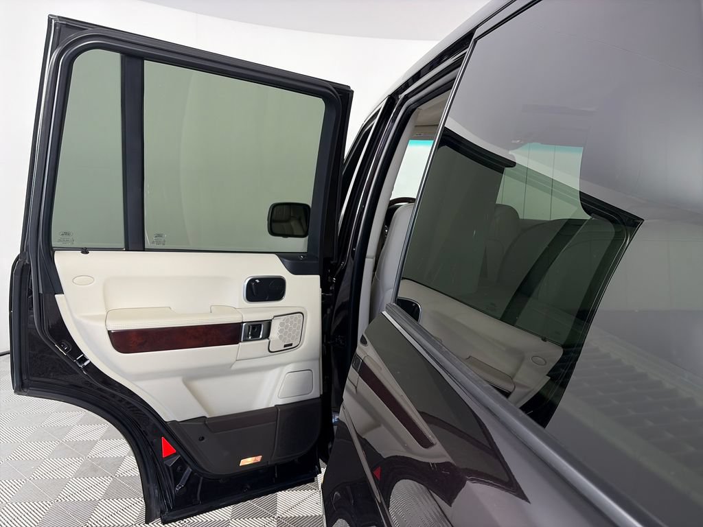 Used 2010 Land Rover Range Rover HSE AWD/4WD image 12