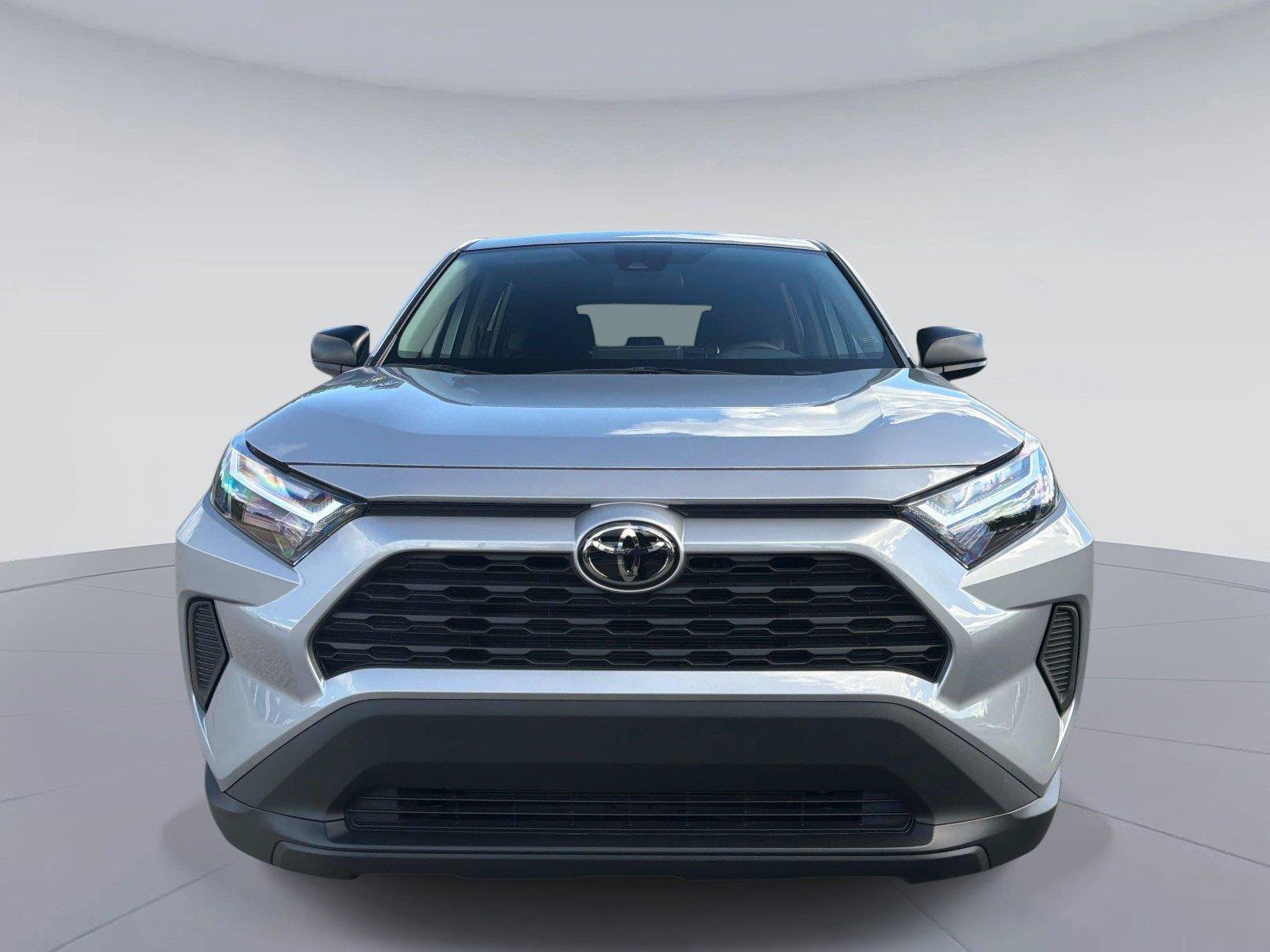 Used 2024 Toyota RAV4 LE FWD image 9