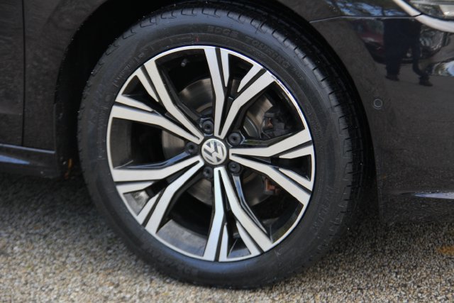 Used 2020 Volkswagen Passat 2.0T SEL FWD image 13