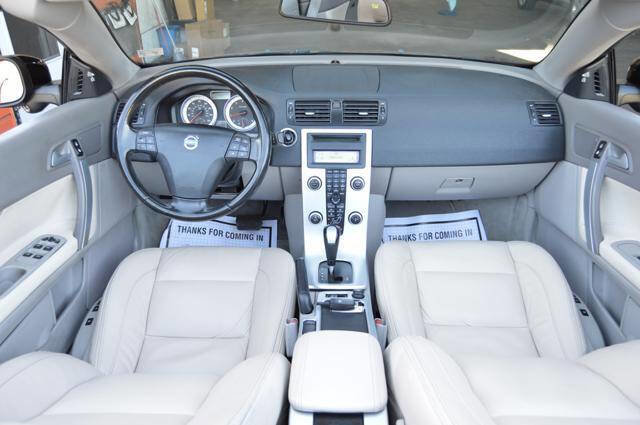 Used 2011 Volvo C70 T5 w/ Convenience Pkg image 19