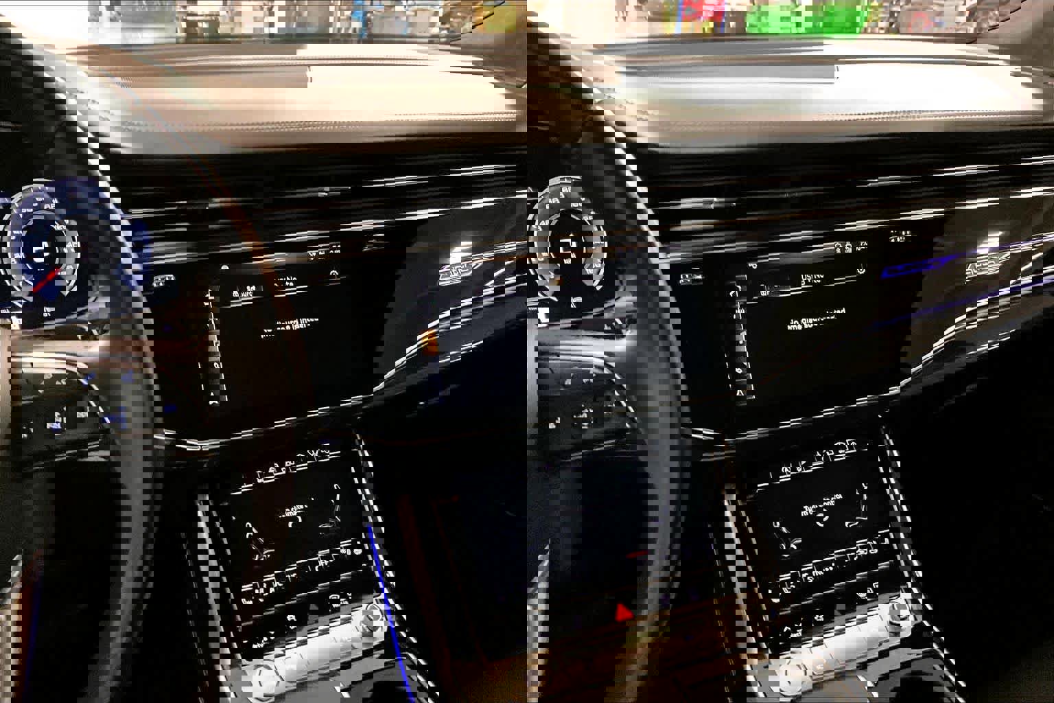 Used 2020 Audi Q8 Prestige w/ Prestige Package image 8