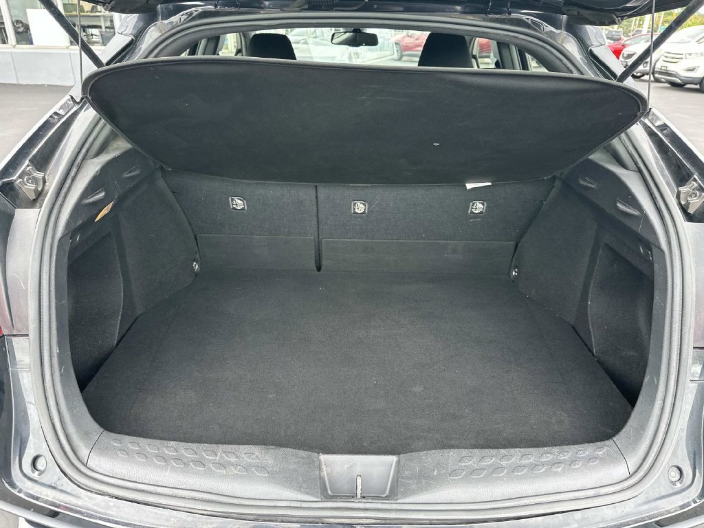 Used 2018 Toyota C-HR XLE FWD image 10