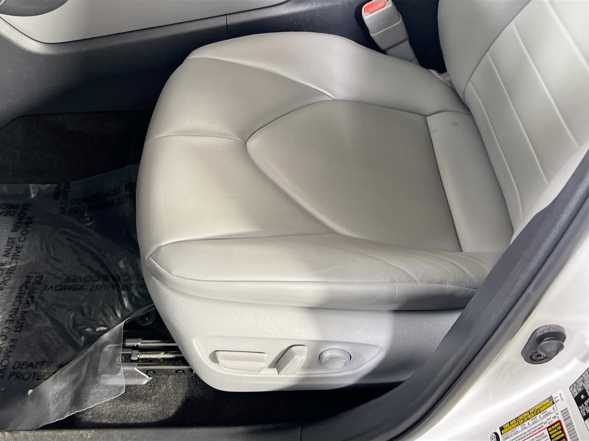 Used 2023 Toyota Highlander XLE AWD/4WD image 18