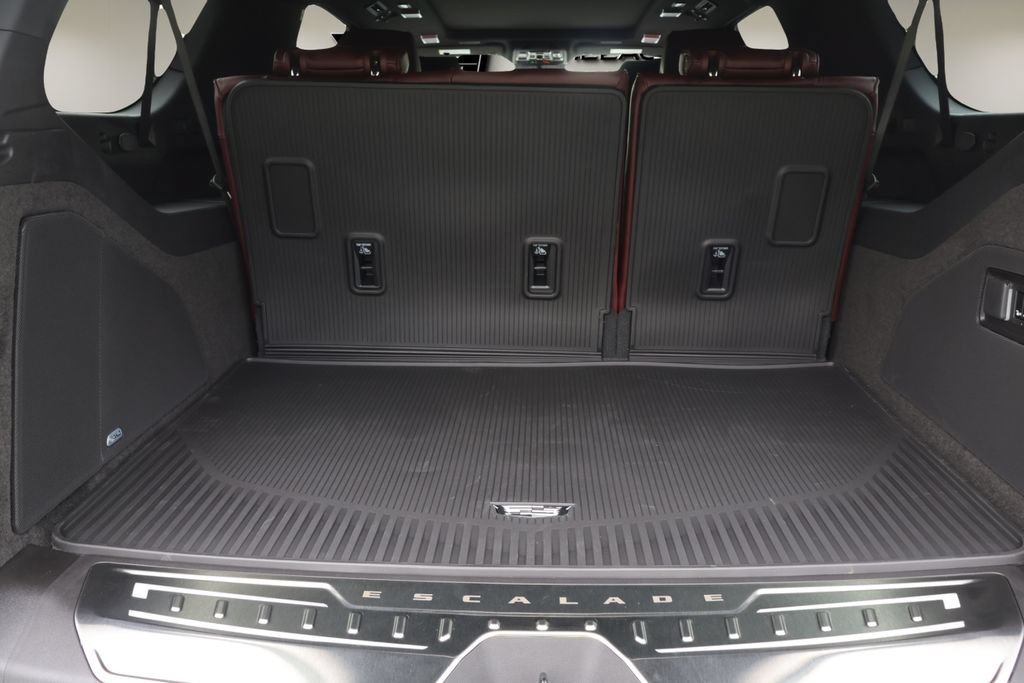 New 2026 Cadillac Escalade ESV Luxury w/ Touring Package RWD image 17