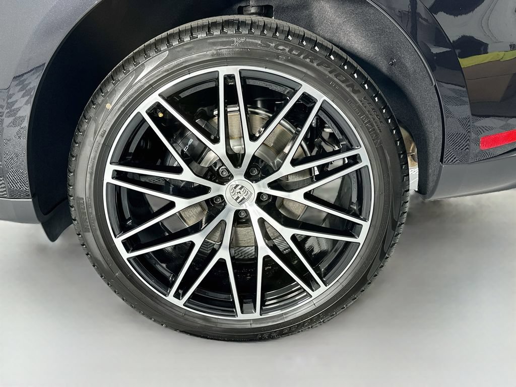 New 2026 Porsche Macan AWD/4WD image 33