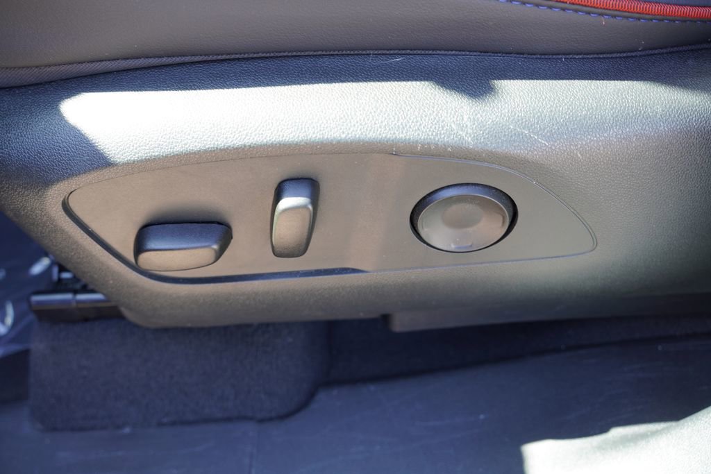 Certified 2025 Chevrolet Silverado EV RST AWD/4WD image 25
