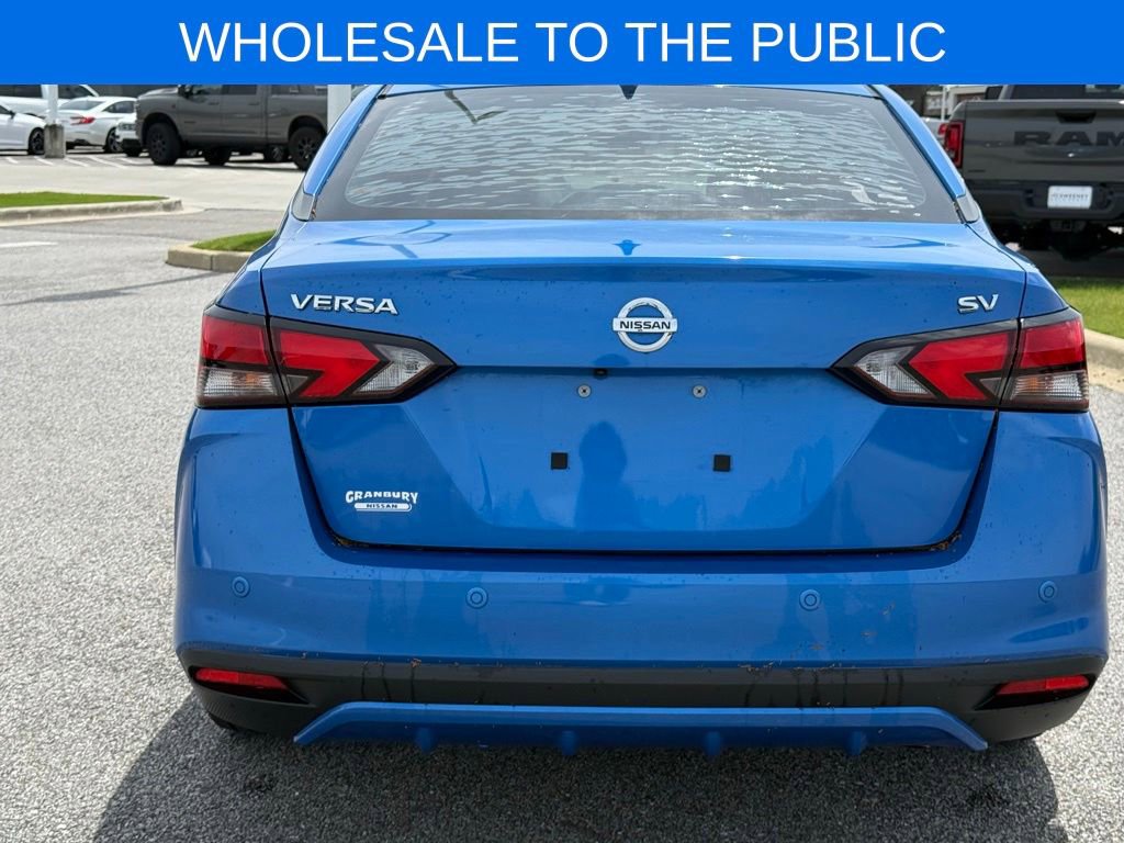 Used 2020 Nissan Versa SV FWD image 4