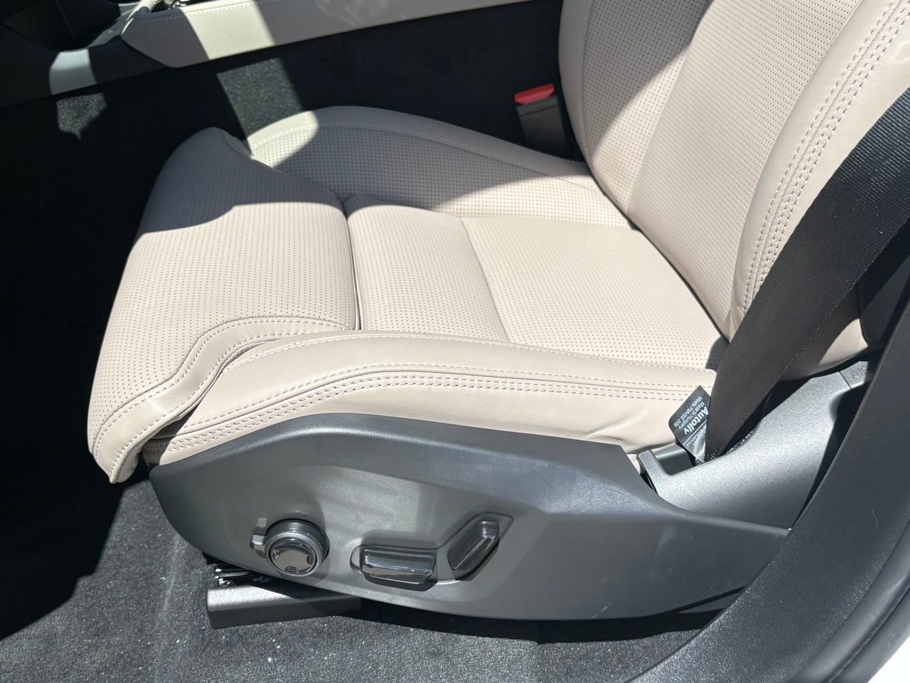 New 2026 Volvo XC90 B6 Ultra w/ Protection Package Premier image 19