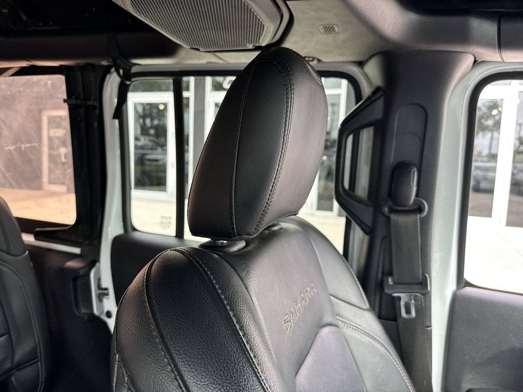 Used 2019 Jeep Wrangler Unlimited Sahara w/ Dual Top Group AWD/4WD image 20