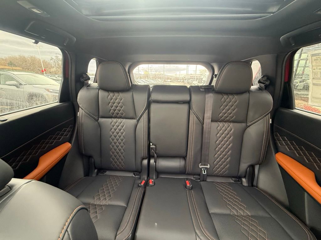 Used 2025 Mitsubishi Outlander 4WD Plug-In Hybrid image 23