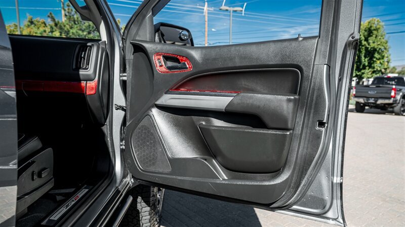 Used 2020 Chevrolet Colorado ZR2 w/ ZR2 Dusk Special Edition AWD/4WD image 31