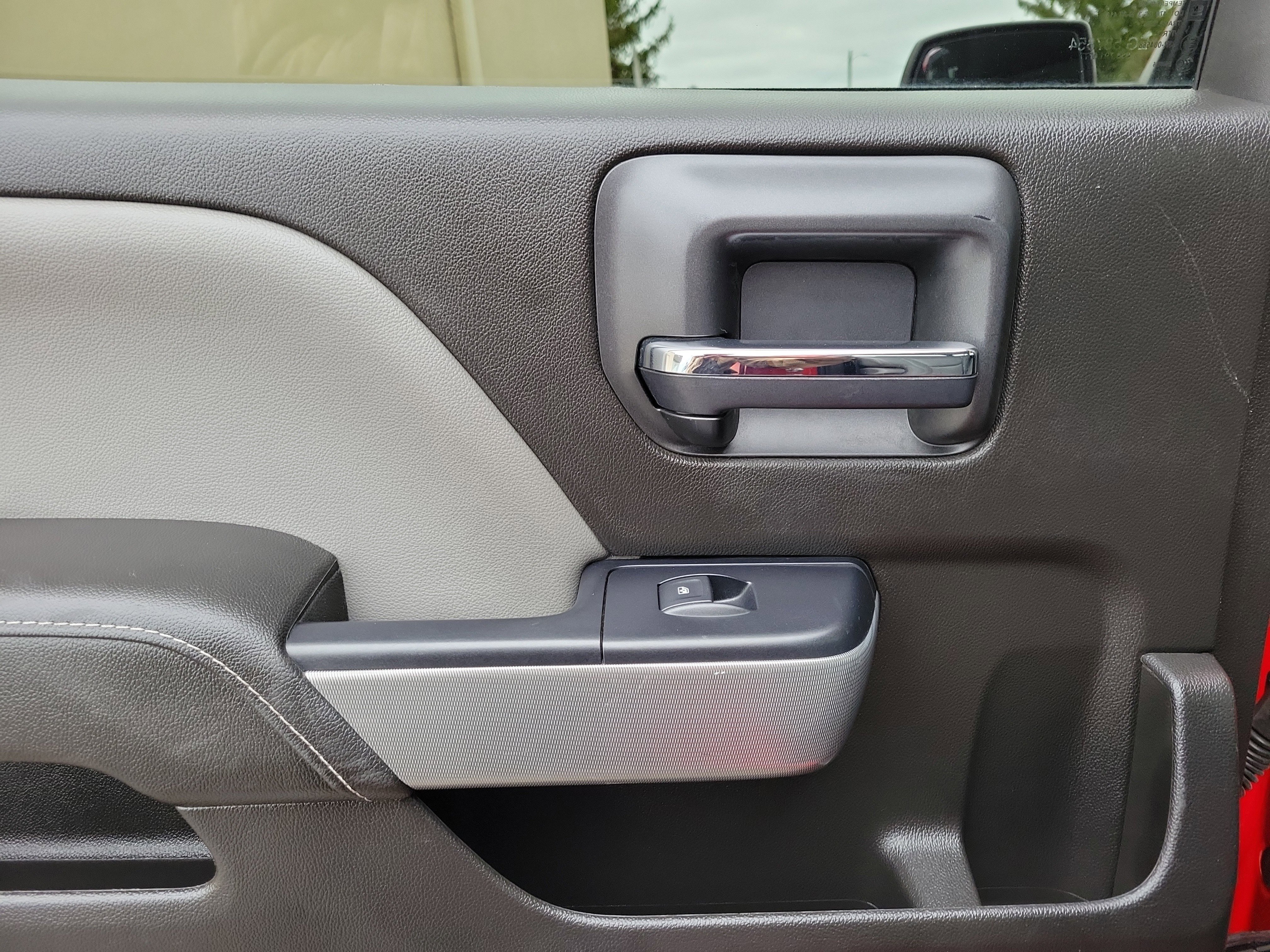 Used 2018 Chevrolet Silverado 1500 LTZ Z71 image 12