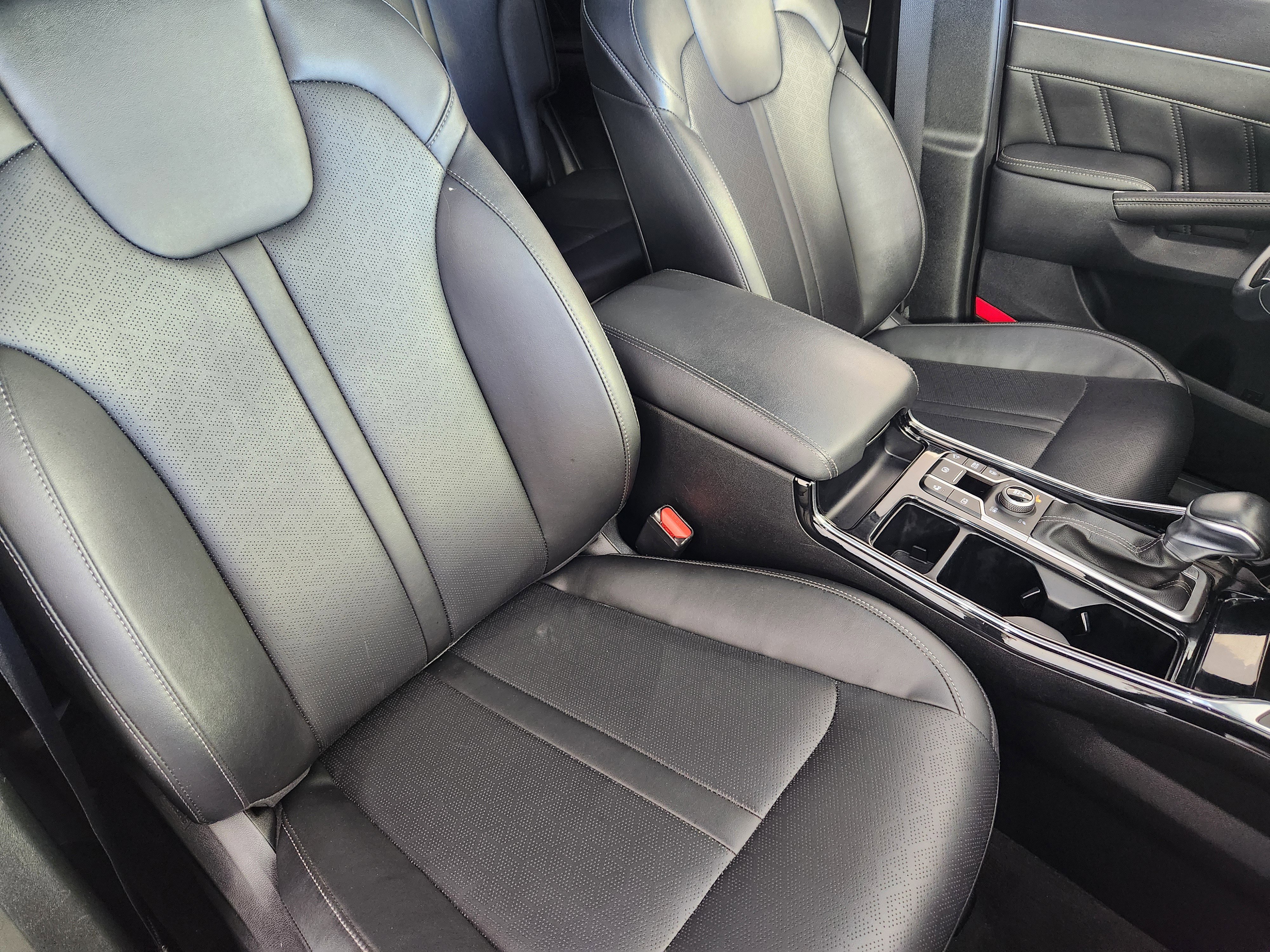 Used 2022 Kia Sorento SX image 10