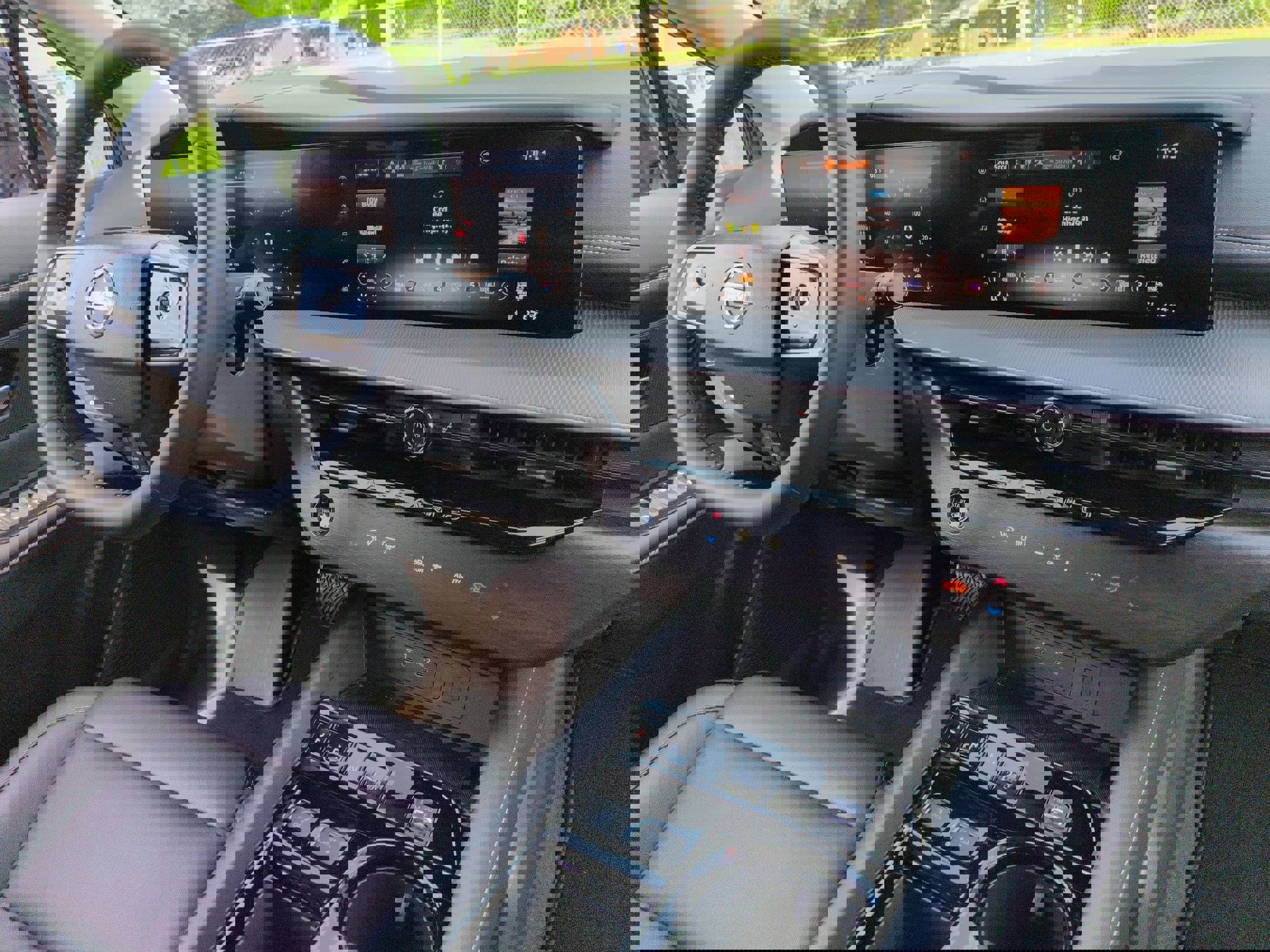 Certified 2025 Nissan Murano SV image 34