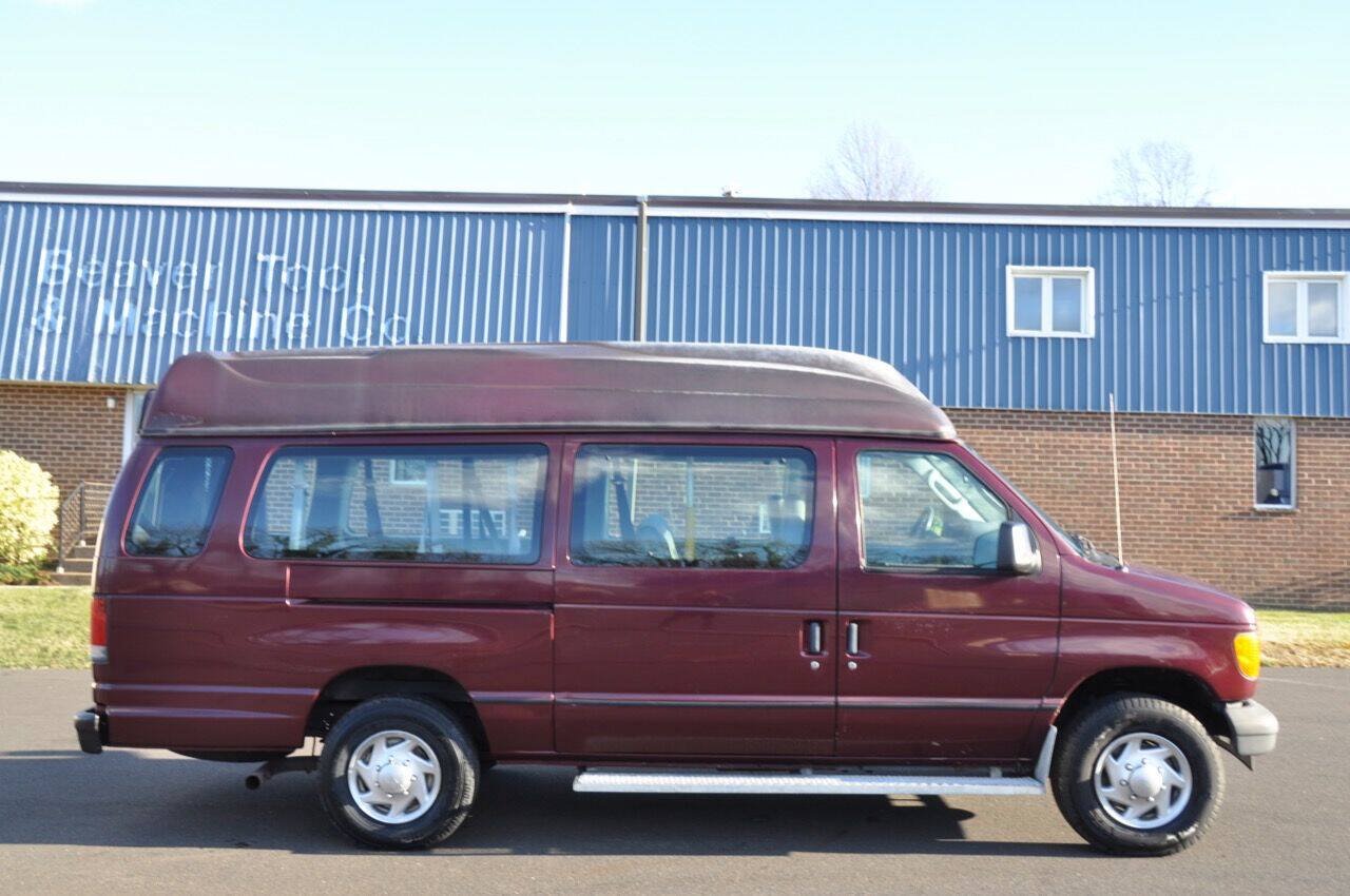 Used 2005 Ford E-350 and Econoline 350 XL RWD image 10