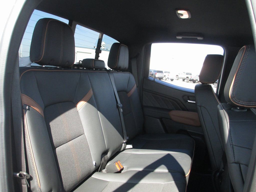 Used 2026 GMC Canyon AT4 image 23