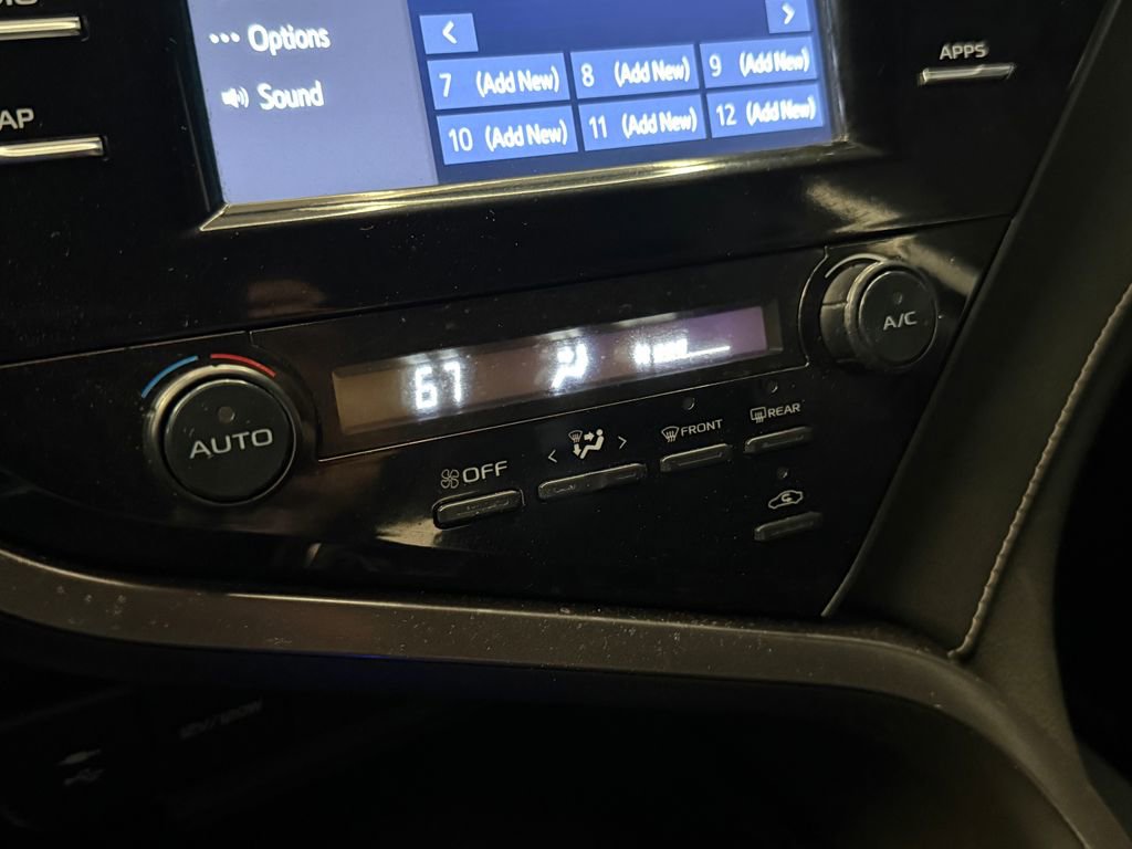 Used 2019 Toyota Camry SE FWD image 14