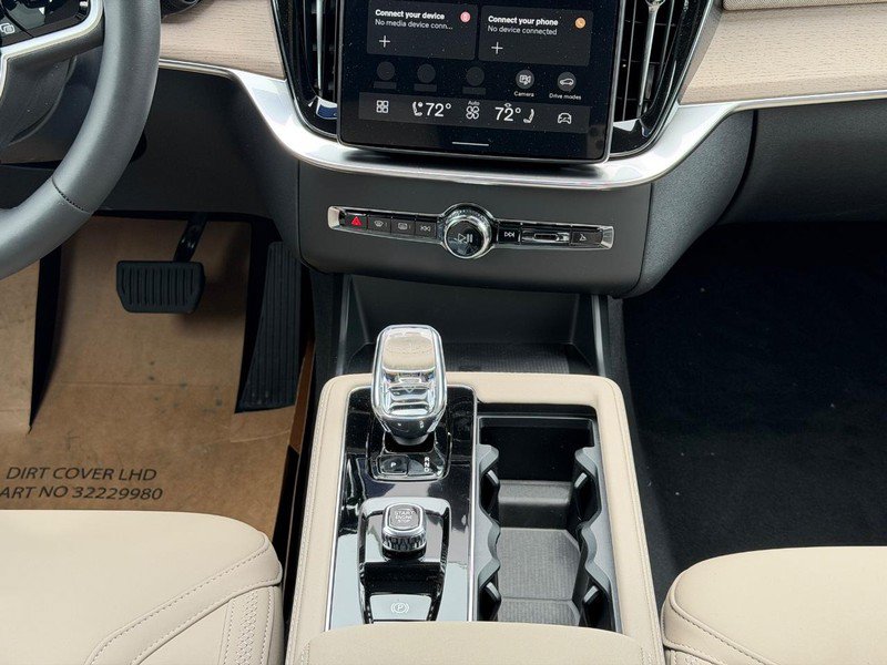 New 2026 Volvo XC90 T8 Plus w/ Protection Package AWD/4WD image 8