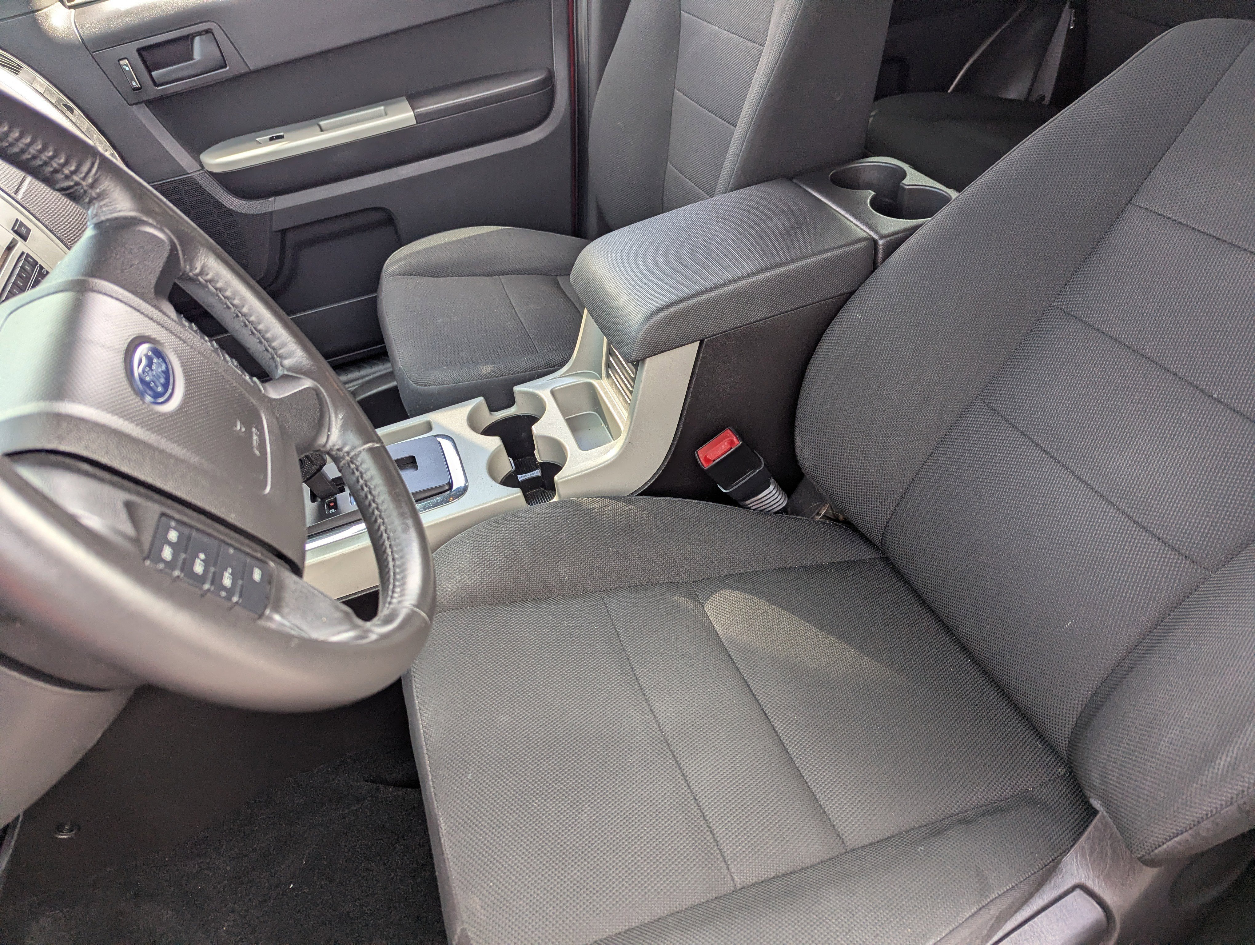 Used 2010 Ford Escape XLT image 19