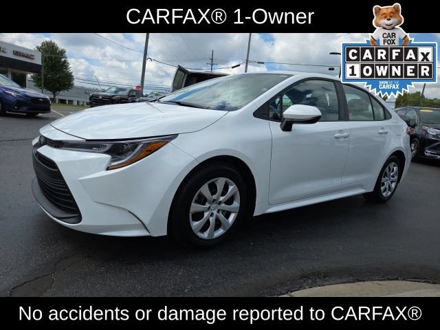 Used 2026 Toyota Corolla LE FWD image 3