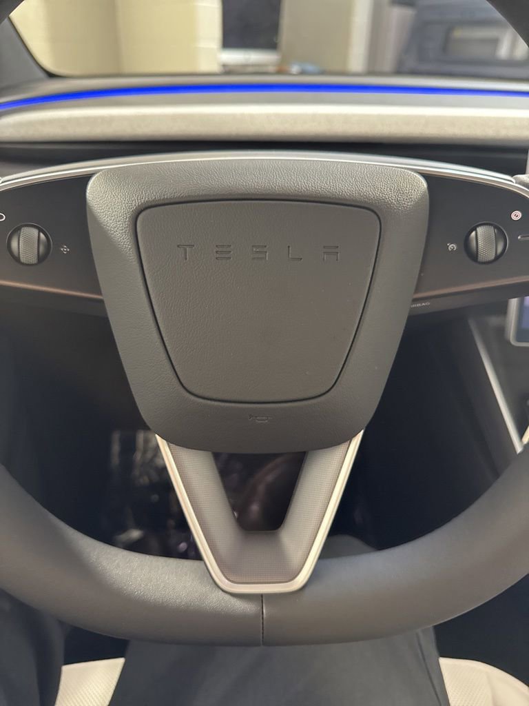Used 2026 Tesla Model Y Long Range image 33
