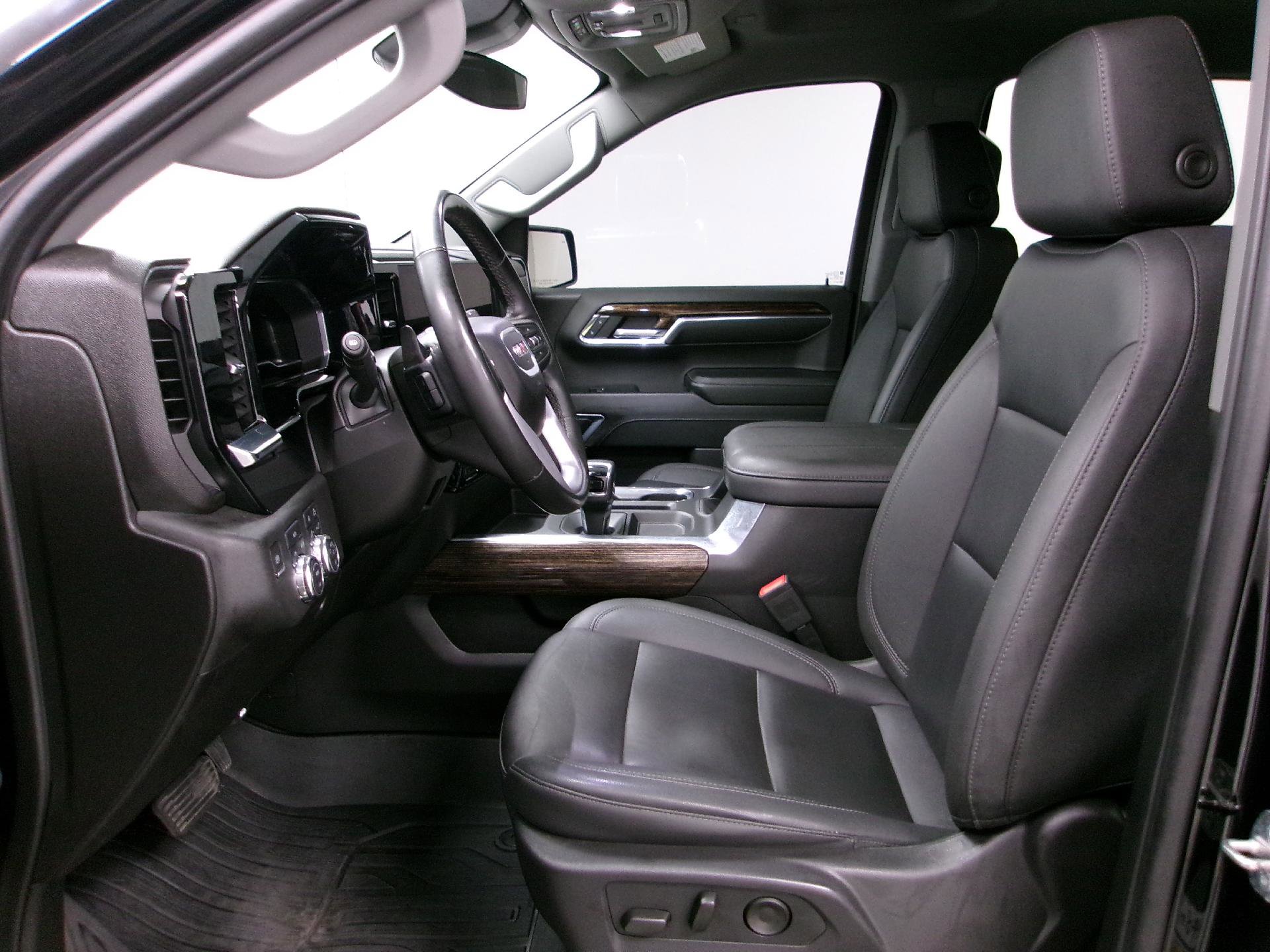 Certified 2024 GMC Sierra 1500 Elevation w/ Elevation Premium Package AWD/4WD image 8