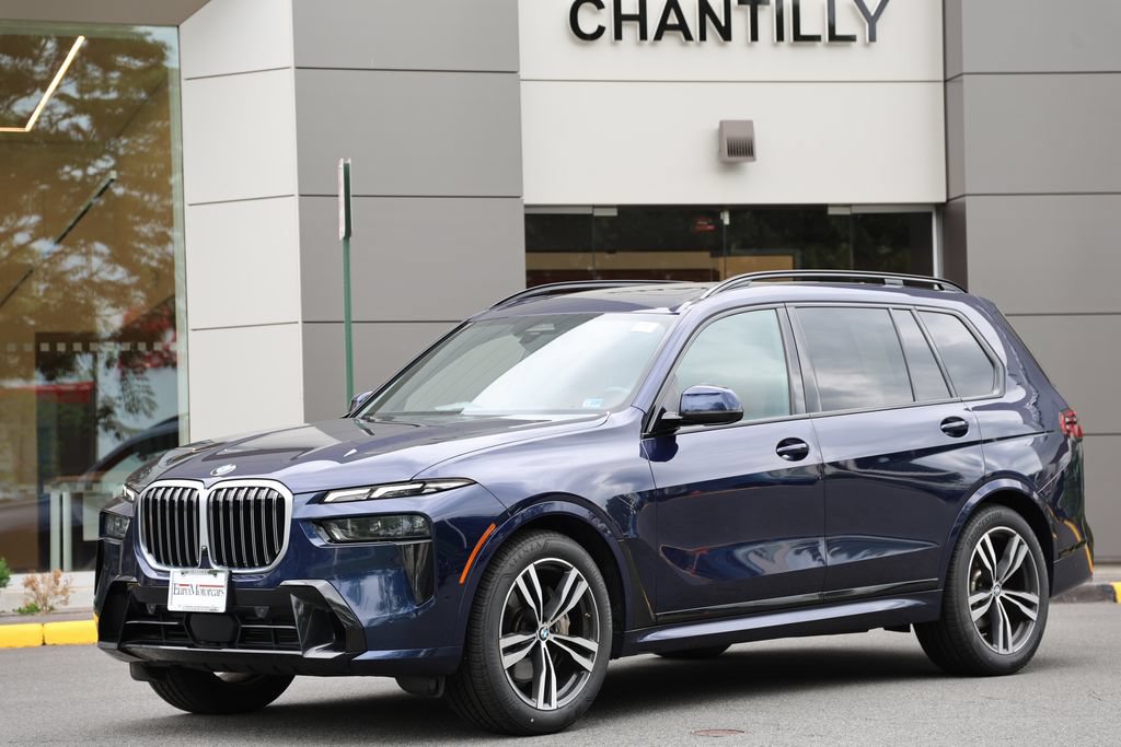 Used 2023 BMW X7 xDrive40i w/ M Sport Package AWD/4WD image 1