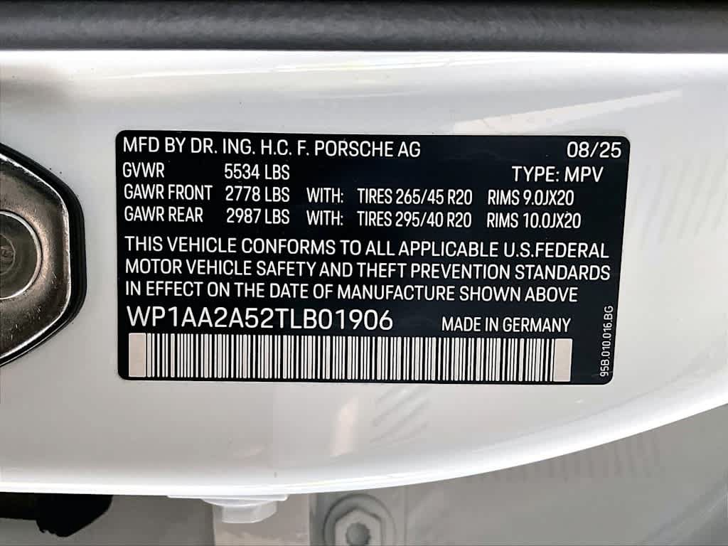 Used 2026 Porsche Macan AWD/4WD image 36